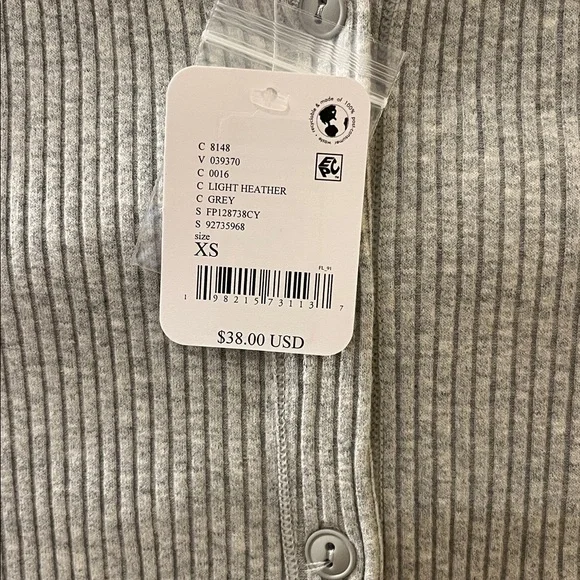 🆕 Free People Most Wanted Cardi Light Heather Grey Short Sleeve Button Front XS - Picture 4 of 8